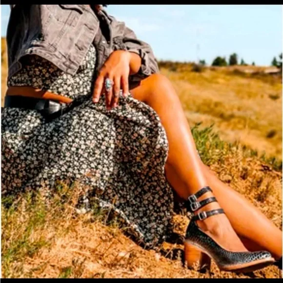 Freebird By Steven Randi Black Embossed Snake Skin Heel Size 8 - Picture 3 of 10